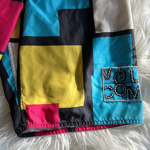 Volcom board shorts - Picture 4 of 8